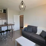 Apartman : 2 Pieces Renove Pres Du Avec Parking - Fr-1-432-76 *